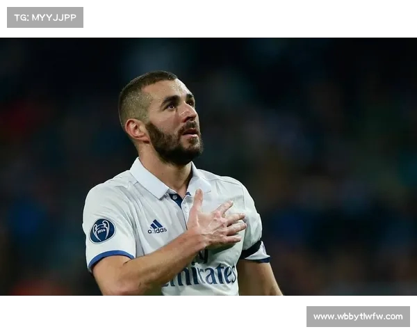 西甲射手榜最新排名：梅西与本泽马谁能称雄？